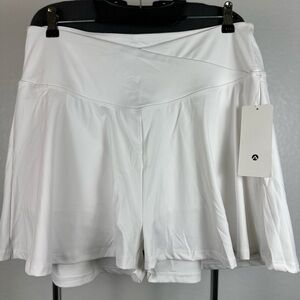 Elegant White Women's Athletic Shorts